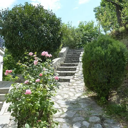 Thea Holiday home